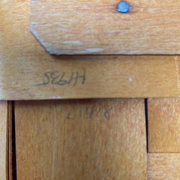 Longaberger Pie Carrier with Protector and Riser - Picture 6 of 16